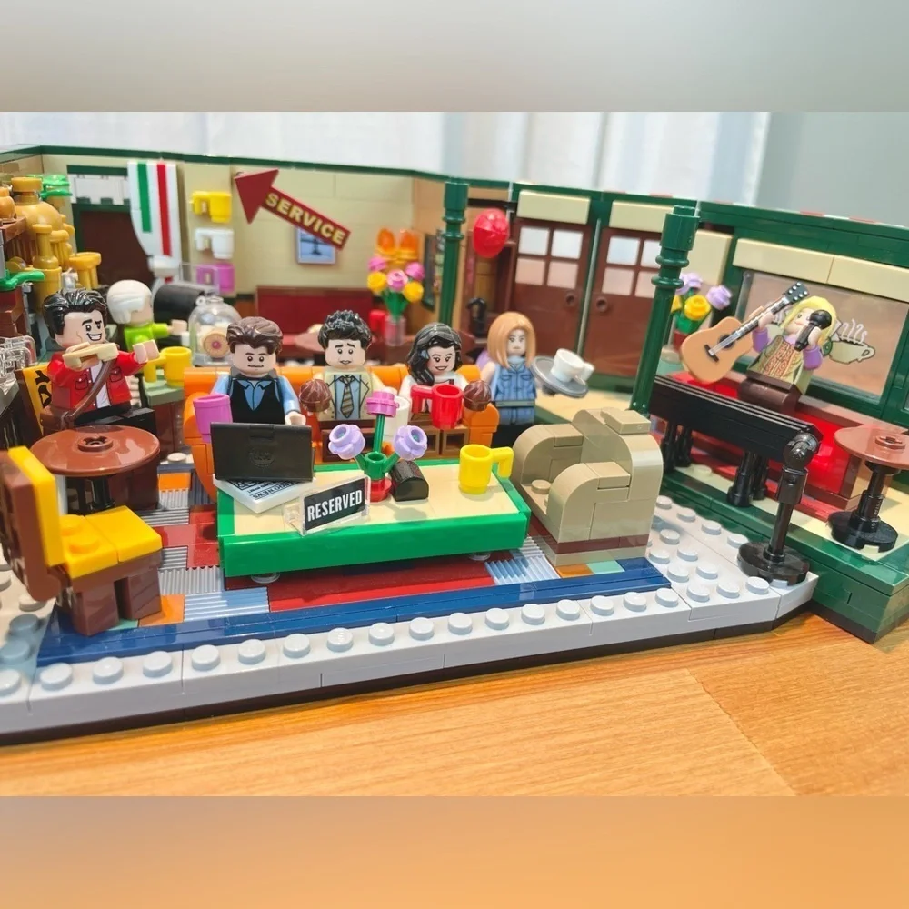 LEGO Ideas Friends Central Perk Complete Set 21319 Ross Rachel Chandler Monica